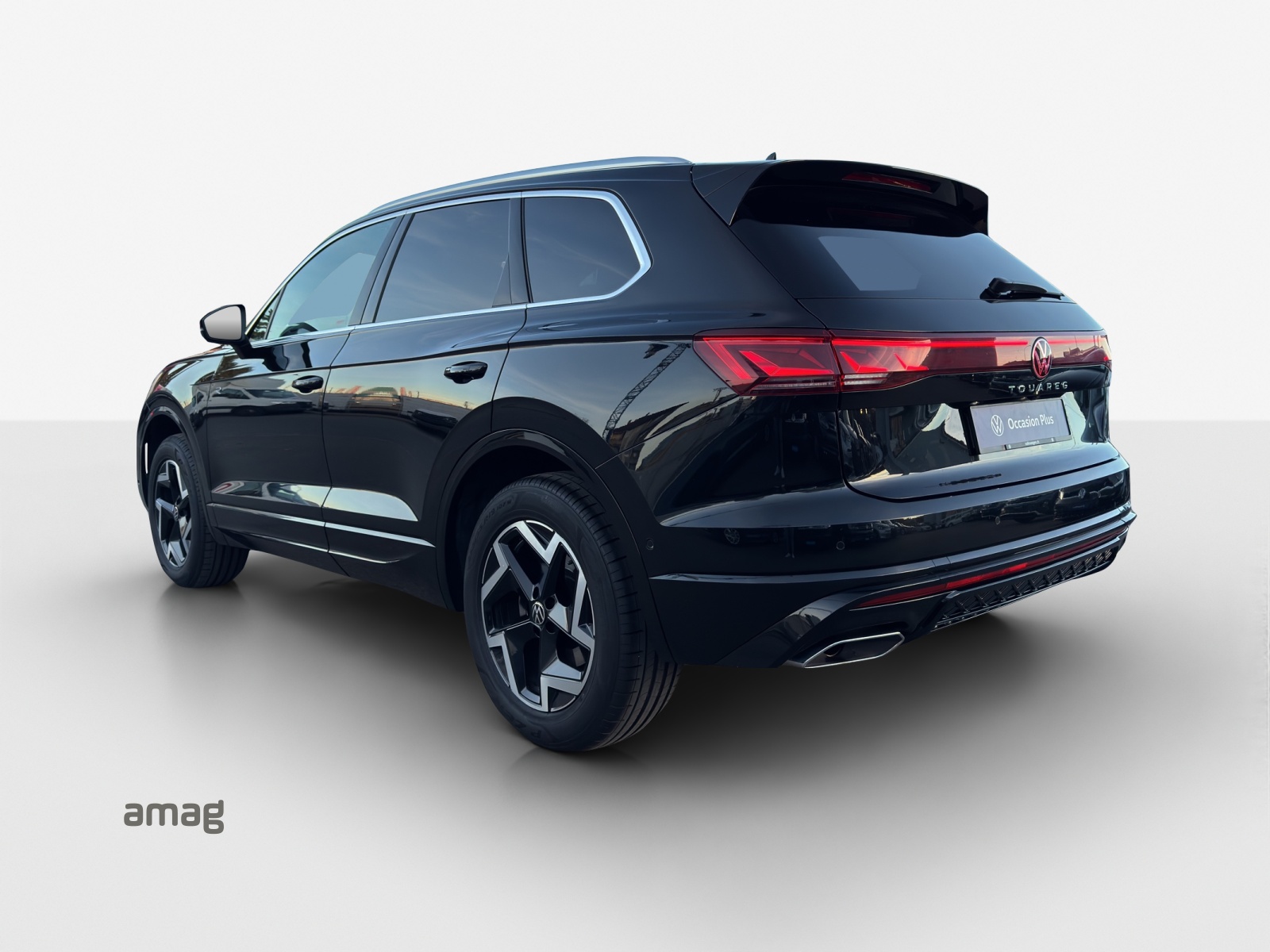 VW Touareg 3.0 TDI R-Line Tiptronic-image-2