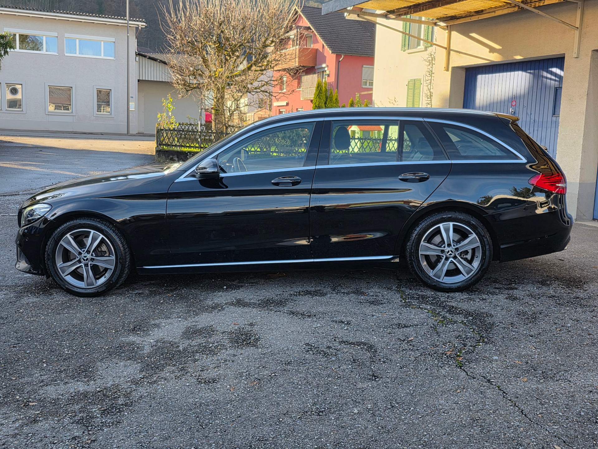 MERCEDES-BENZ C 200 Avantgarde 9G-Tronic-image-2