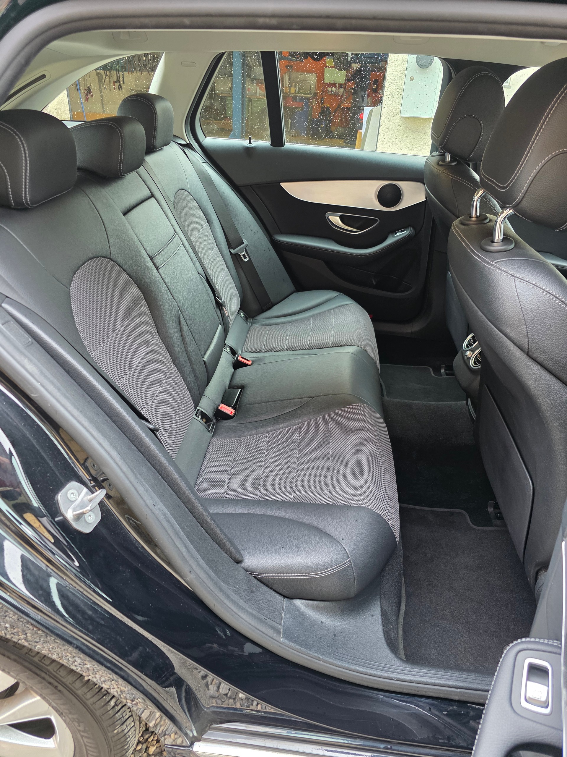 MERCEDES-BENZ C 200 Avantgarde 9G-Tronic-image-12
