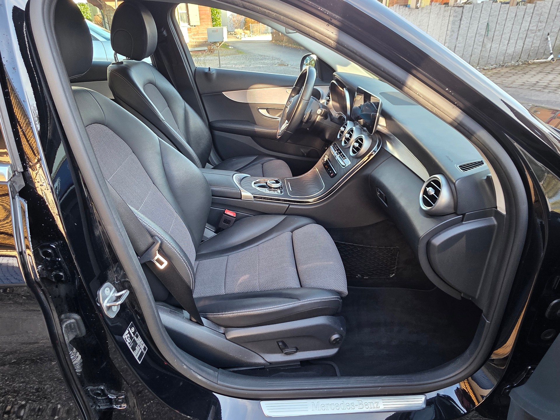MERCEDES-BENZ C 200 Avantgarde 9G-Tronic-image-10