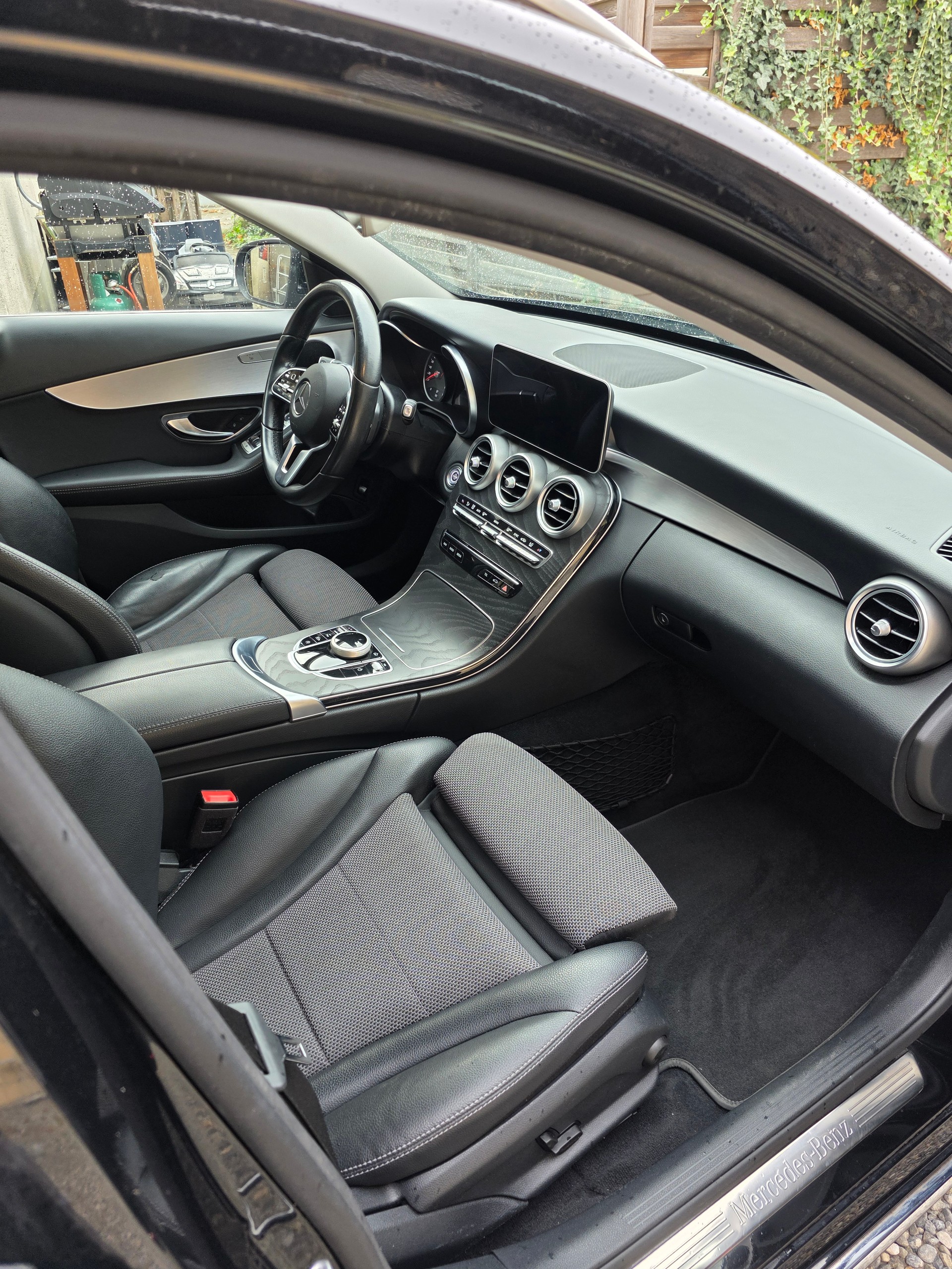 MERCEDES-BENZ C 200 Avantgarde 9G-Tronic-image-11