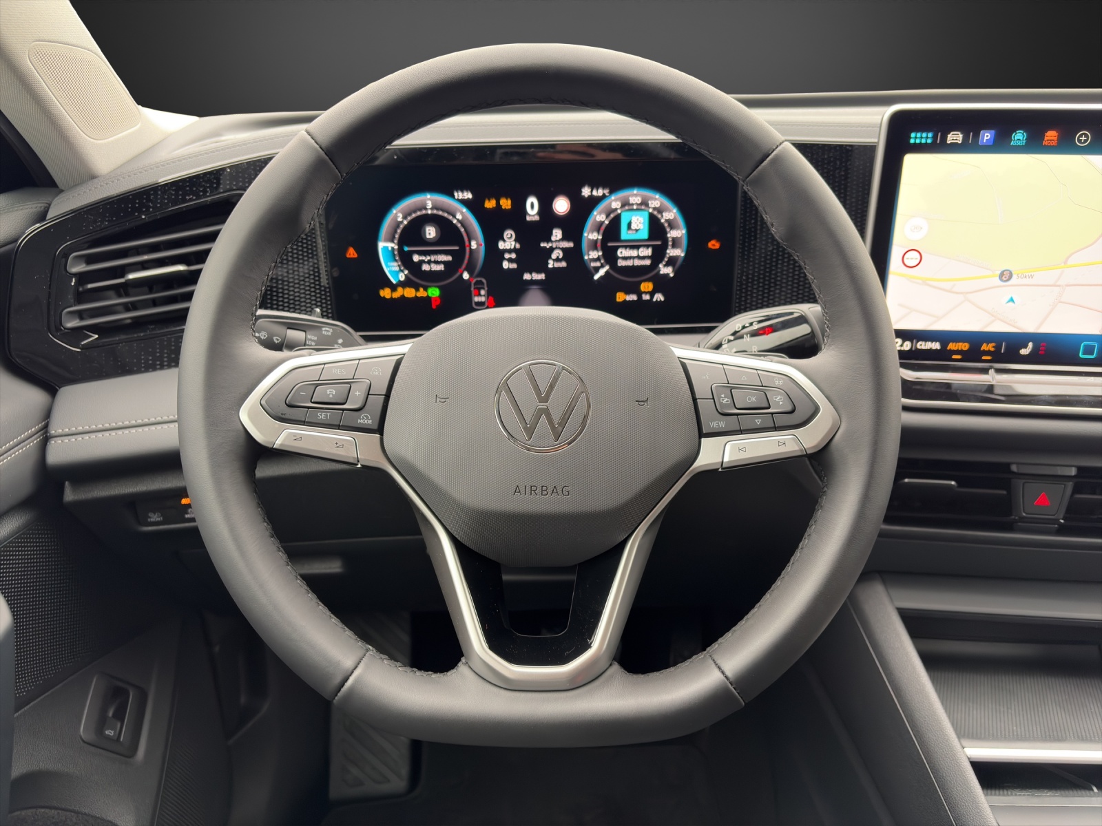 VW Tiguan 2.0 TDI SCR Elegance 4Motion DSG-image-10