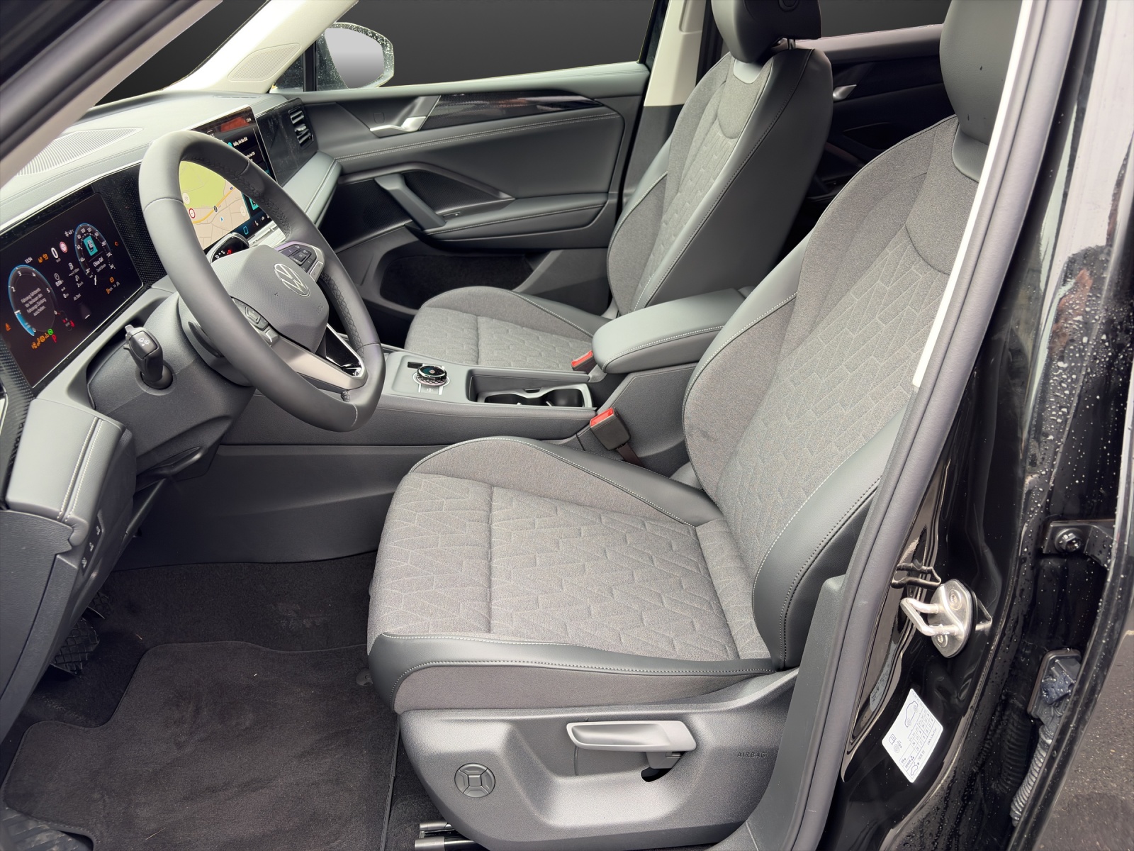VW Tiguan 2.0 TDI SCR Elegance 4Motion DSG-image-7