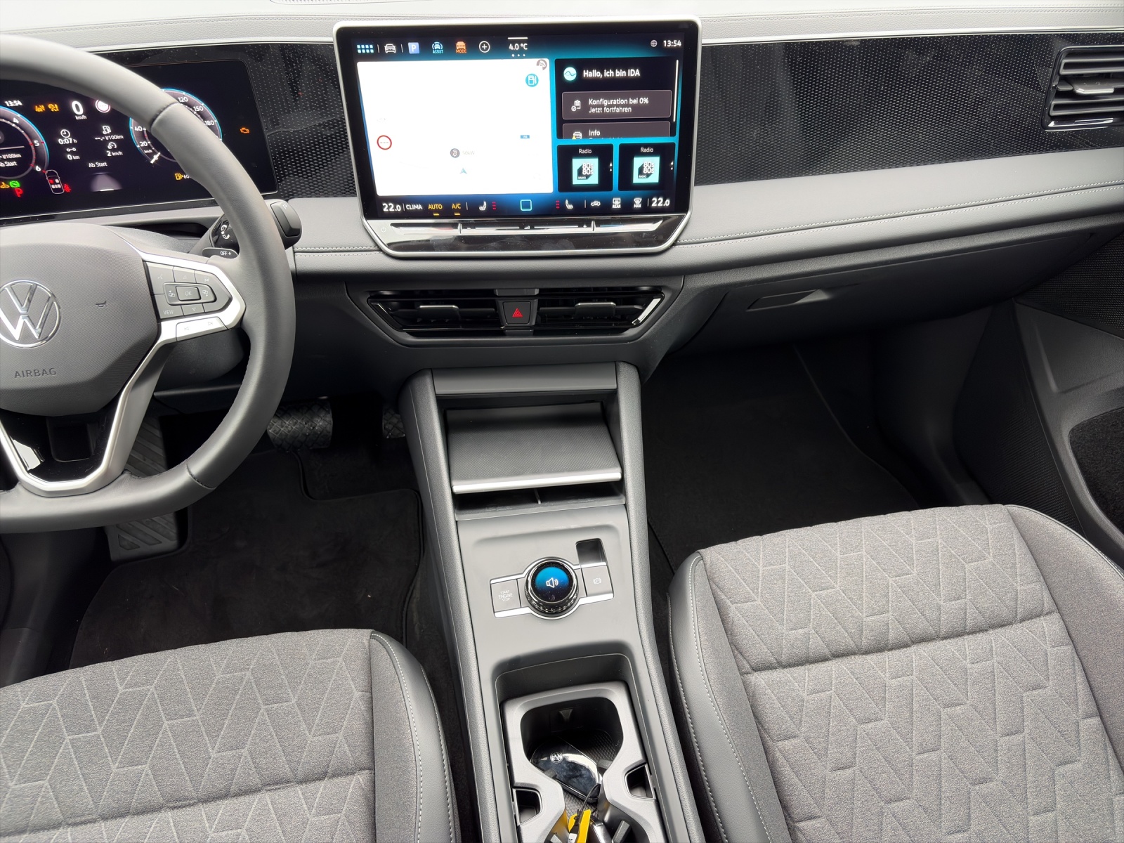 VW Tiguan 2.0 TDI SCR Elegance 4Motion DSG-image-11