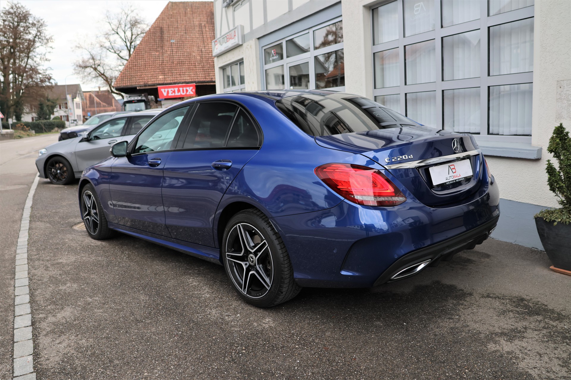 MERCEDES-BENZ C 220 d Swiss Star AMG Line 4Matic 9G-Tronic (CH)-image-5