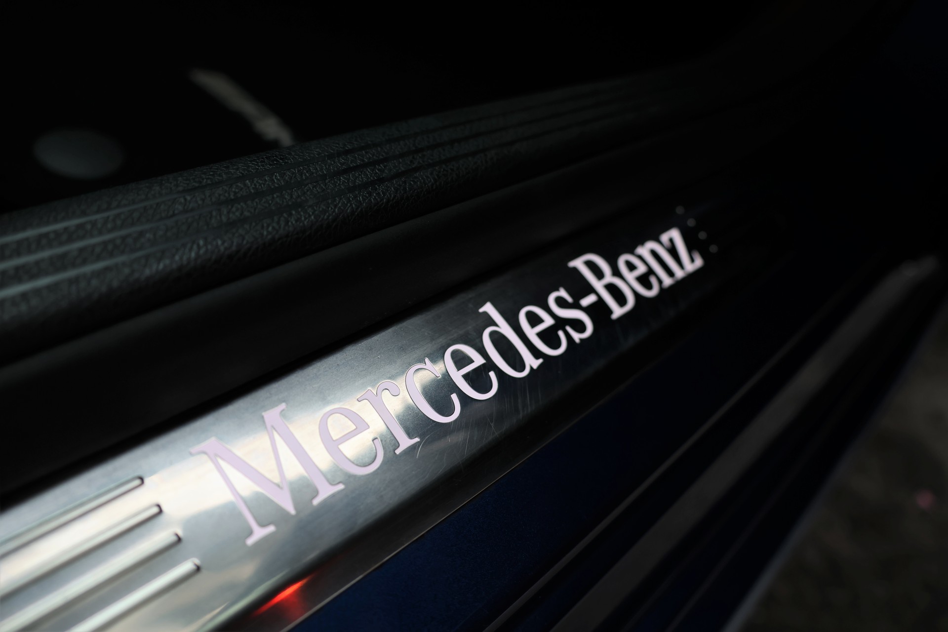 MERCEDES-BENZ C 220 d Swiss Star AMG Line 4Matic 9G-Tronic (CH)-image-17