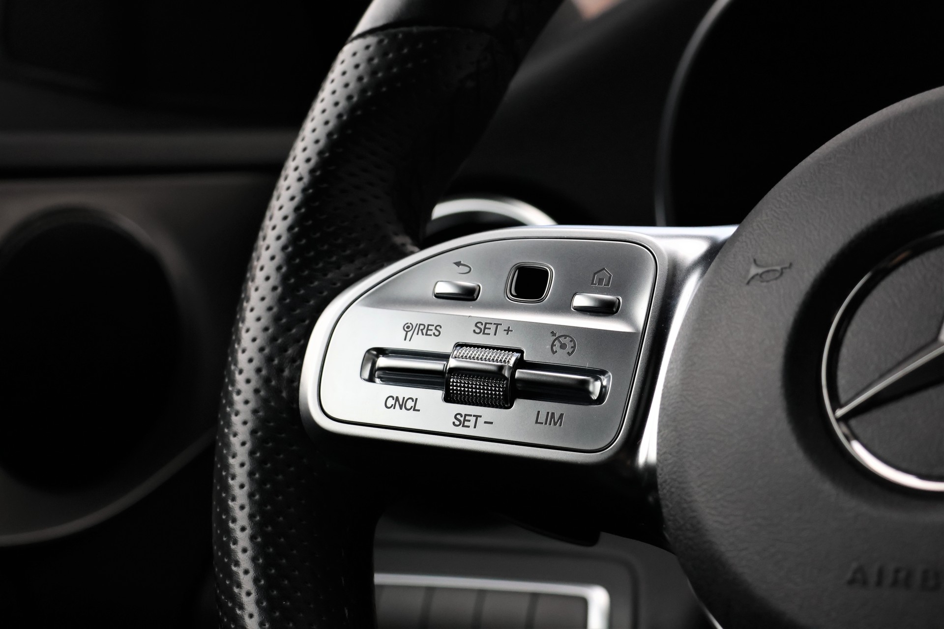 MERCEDES-BENZ C 220 d Swiss Star AMG Line 4Matic 9G-Tronic (CH)-image-14