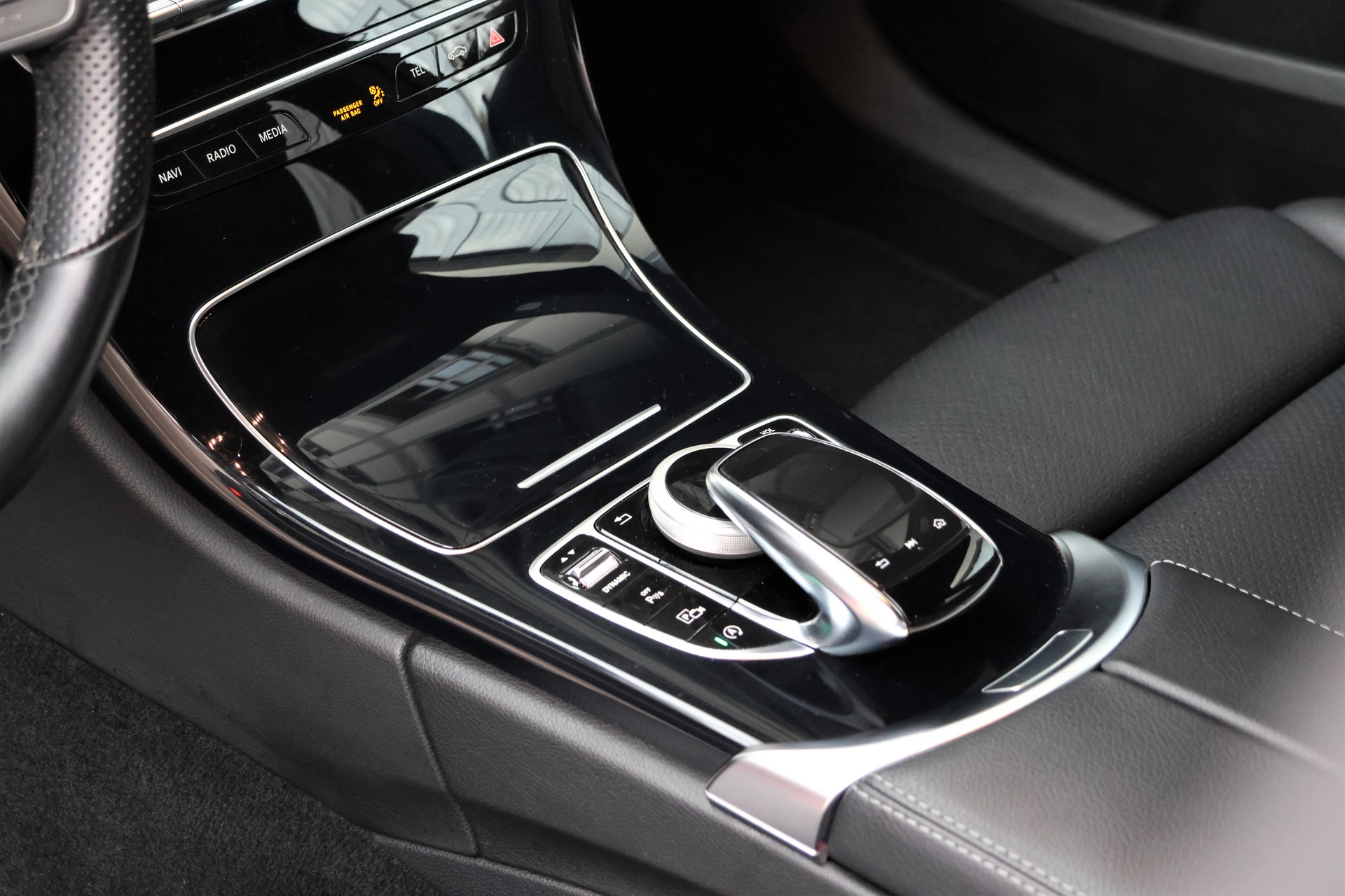 MERCEDES-BENZ C 220 d Swiss Star AMG Line 4Matic 9G-Tronic (CH)-image-9