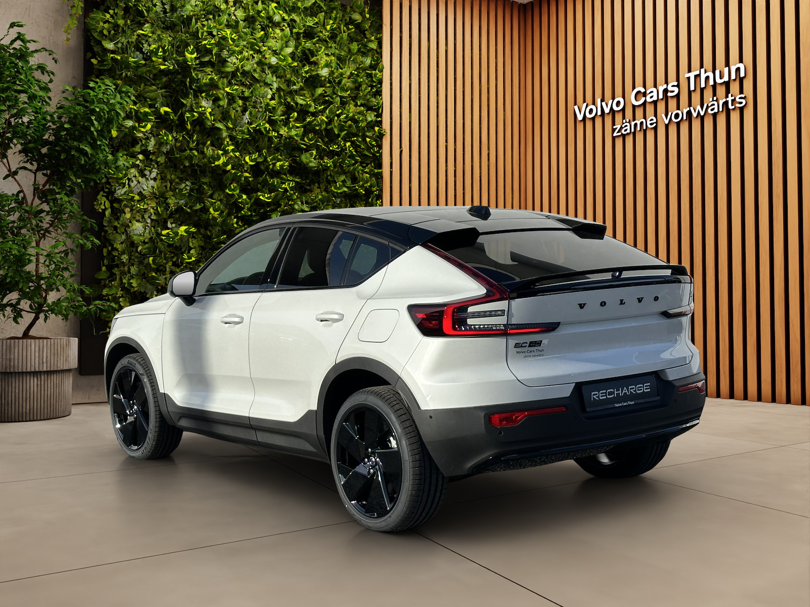 VOLVO EC40 Twin Performance Black Edition AWD-image-5