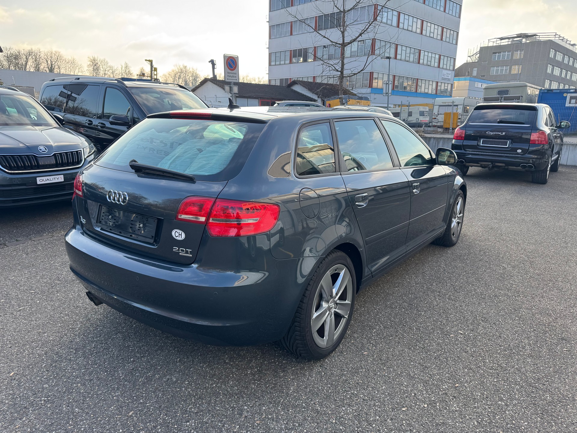 AUDI A3 Sportback 2.0 TFSI Ambiente quattro S-tronic-image-3