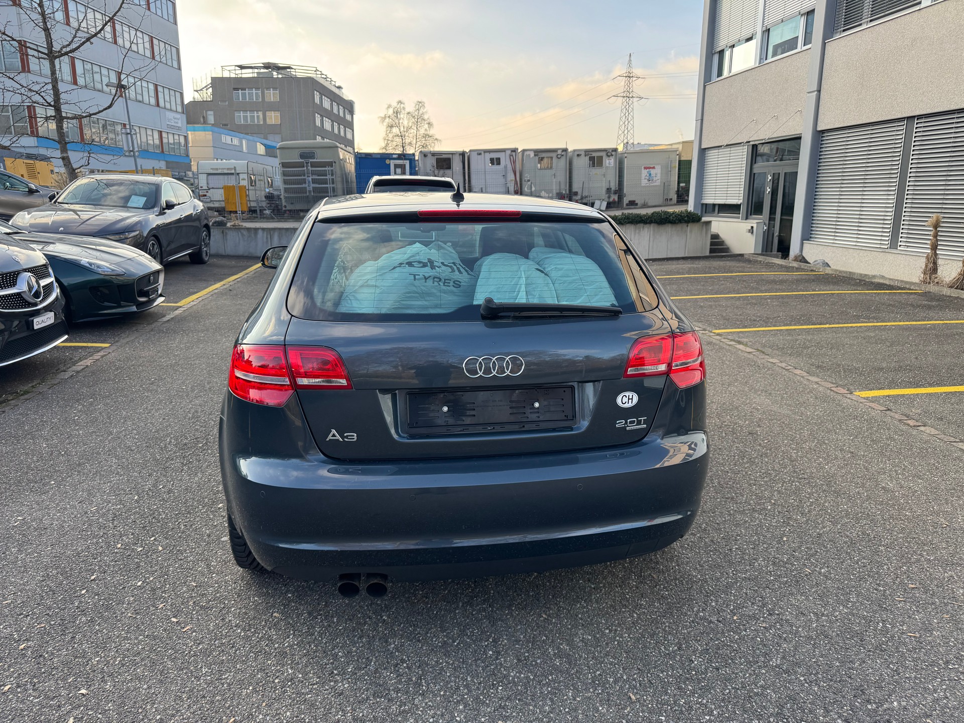 AUDI A3 Sportback 2.0 TFSI Ambiente quattro S-tronic-image-4