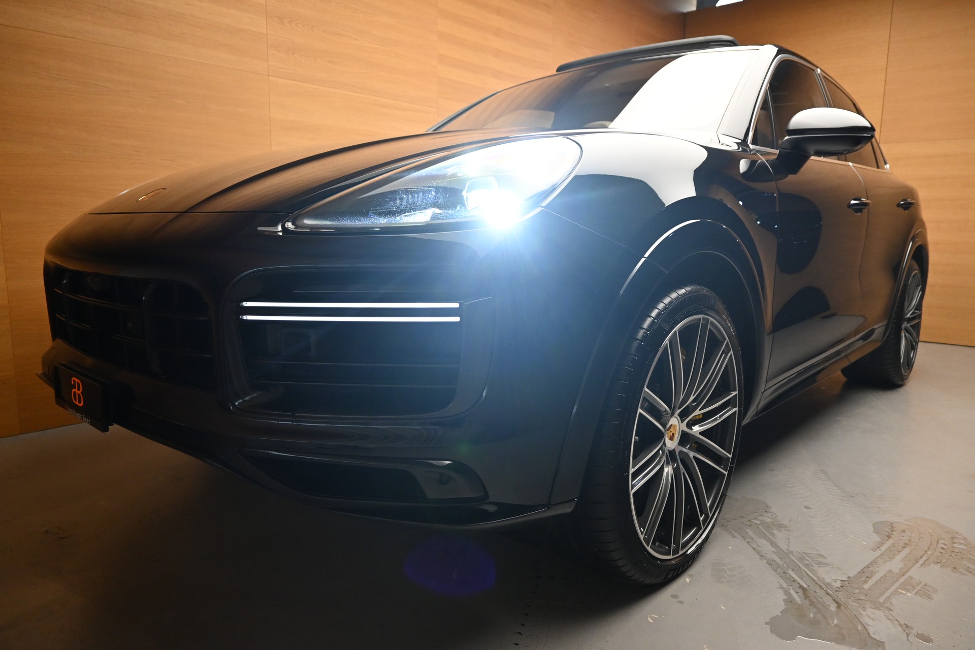 PORSCHE Cayenne Turbo S E-Hybrid-image-1