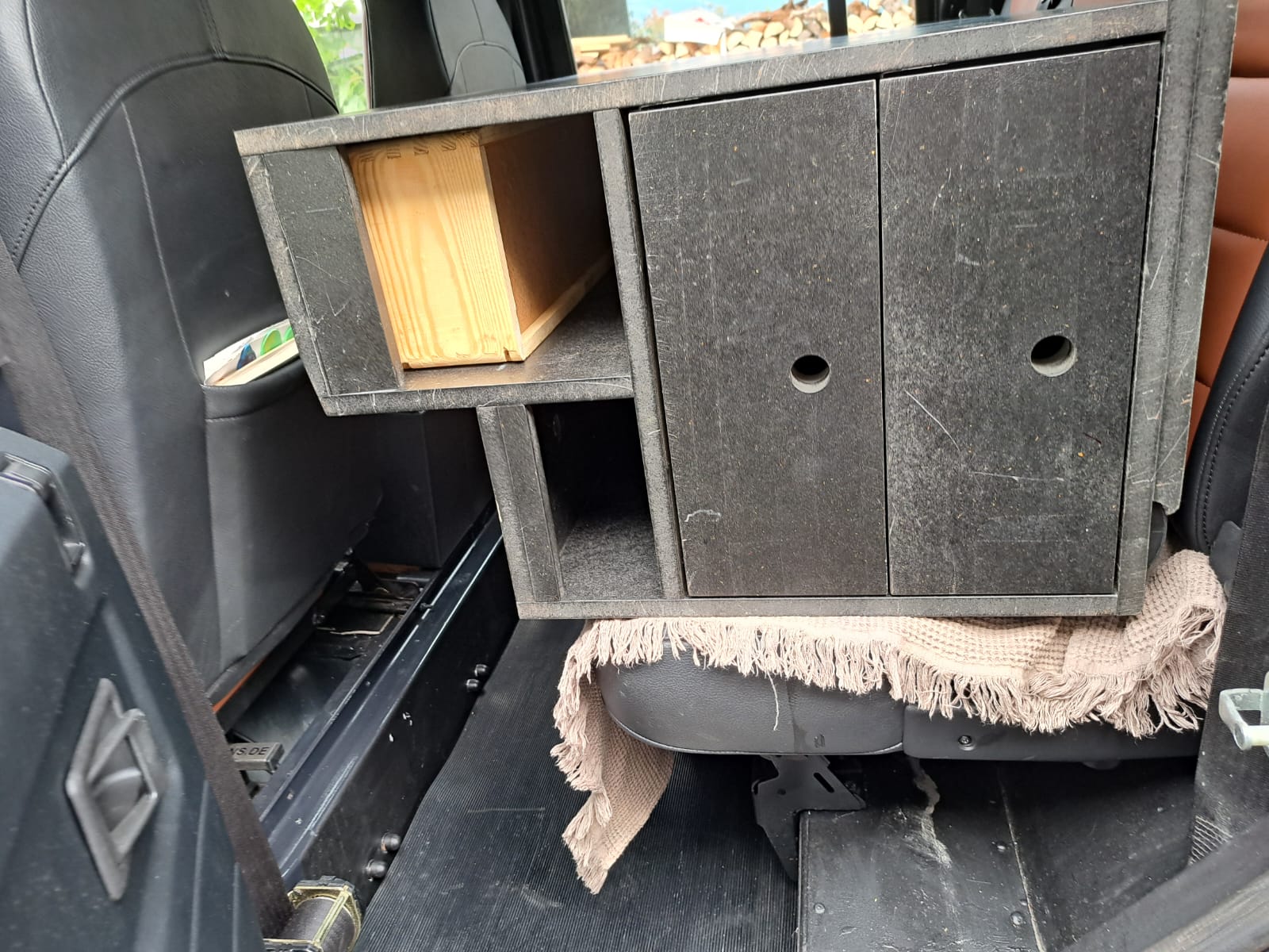 LAND ROVER Defender 110 SW 2.5 Td5-image-12