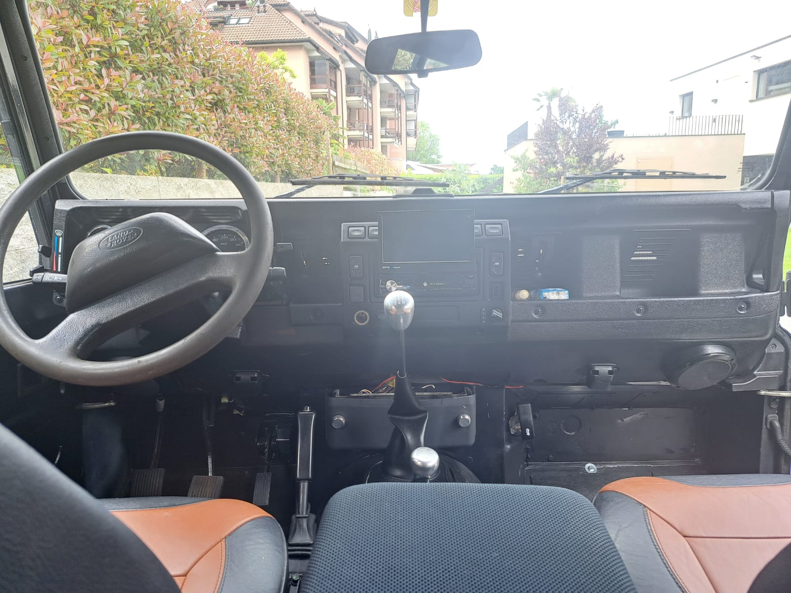 LAND ROVER Defender 110 SW 2.5 Td5-image-1