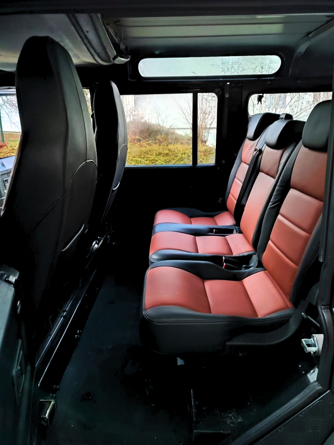 LAND ROVER Defender 110 SW 2.5 Td5-image-2