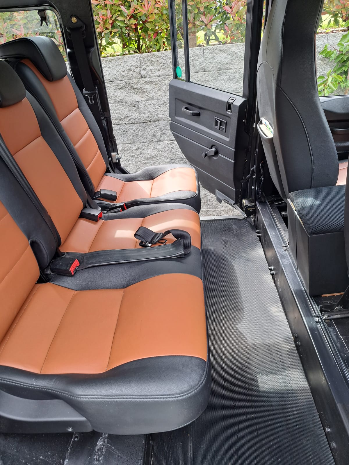 LAND ROVER Defender 110 SW 2.5 Td5-image-14