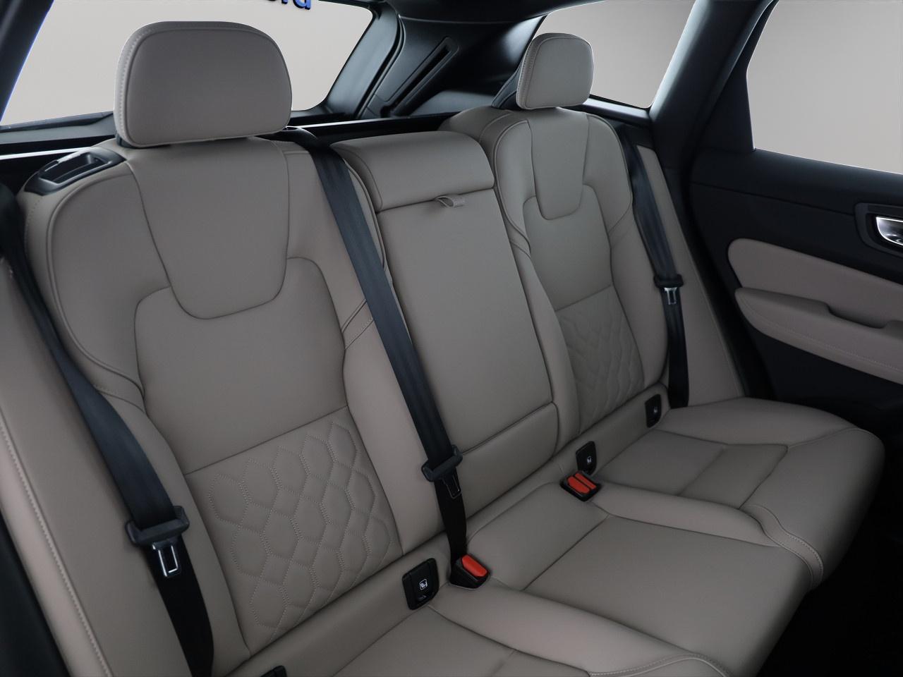 VOLVO XC60 2.0 T6 TE Plus Bright eAWD-image-10
