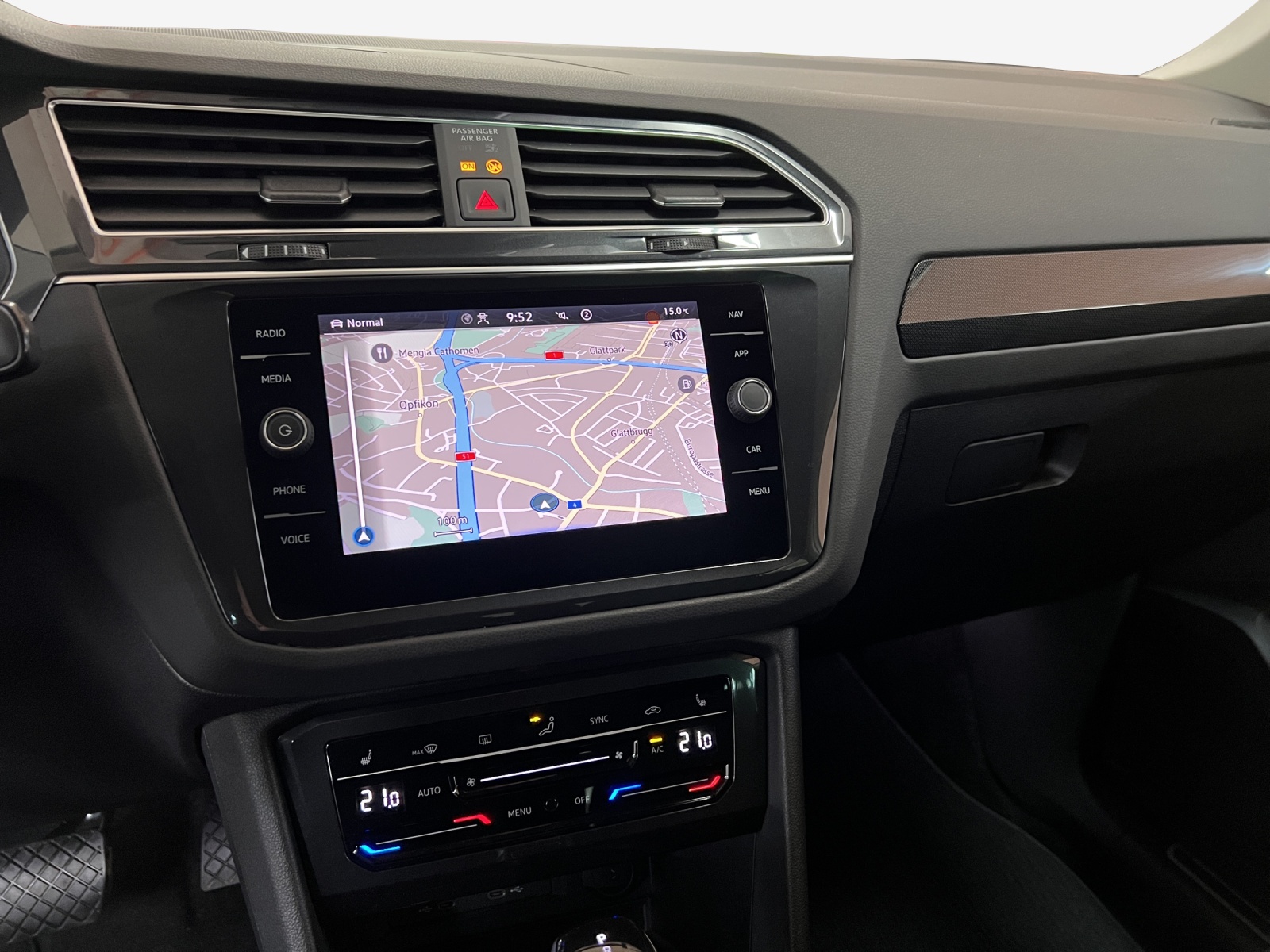 VW Tiguan 2.0 TDI SCR Elegance 4Motion DSG-image-10