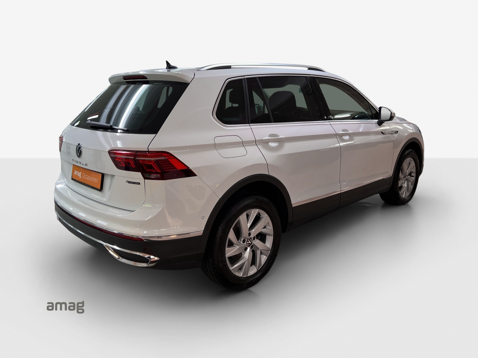 VW Tiguan 2.0 TDI SCR Elegance 4Motion DSG-image-4