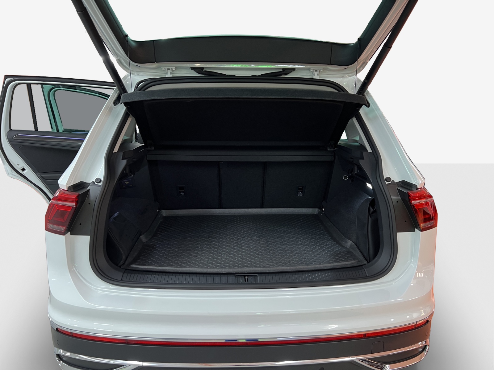 VW Tiguan 2.0 TDI SCR Elegance 4Motion DSG-image-12