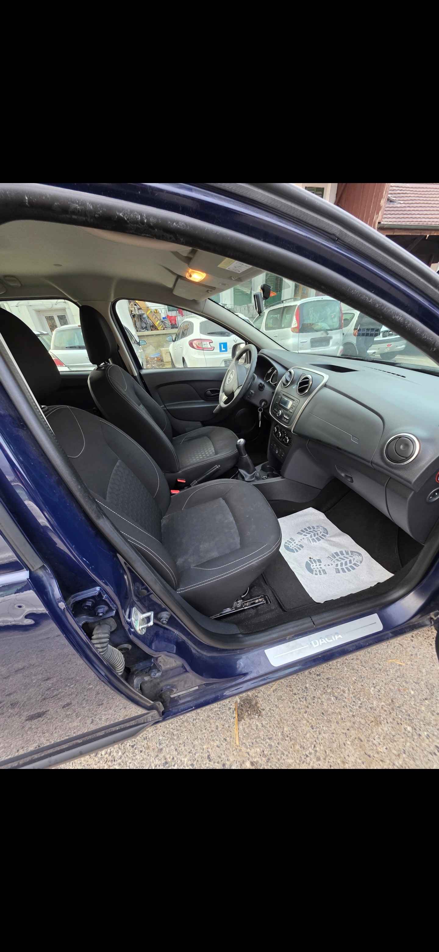DACIA Logan MCV 0.9 Lauréate-image-4