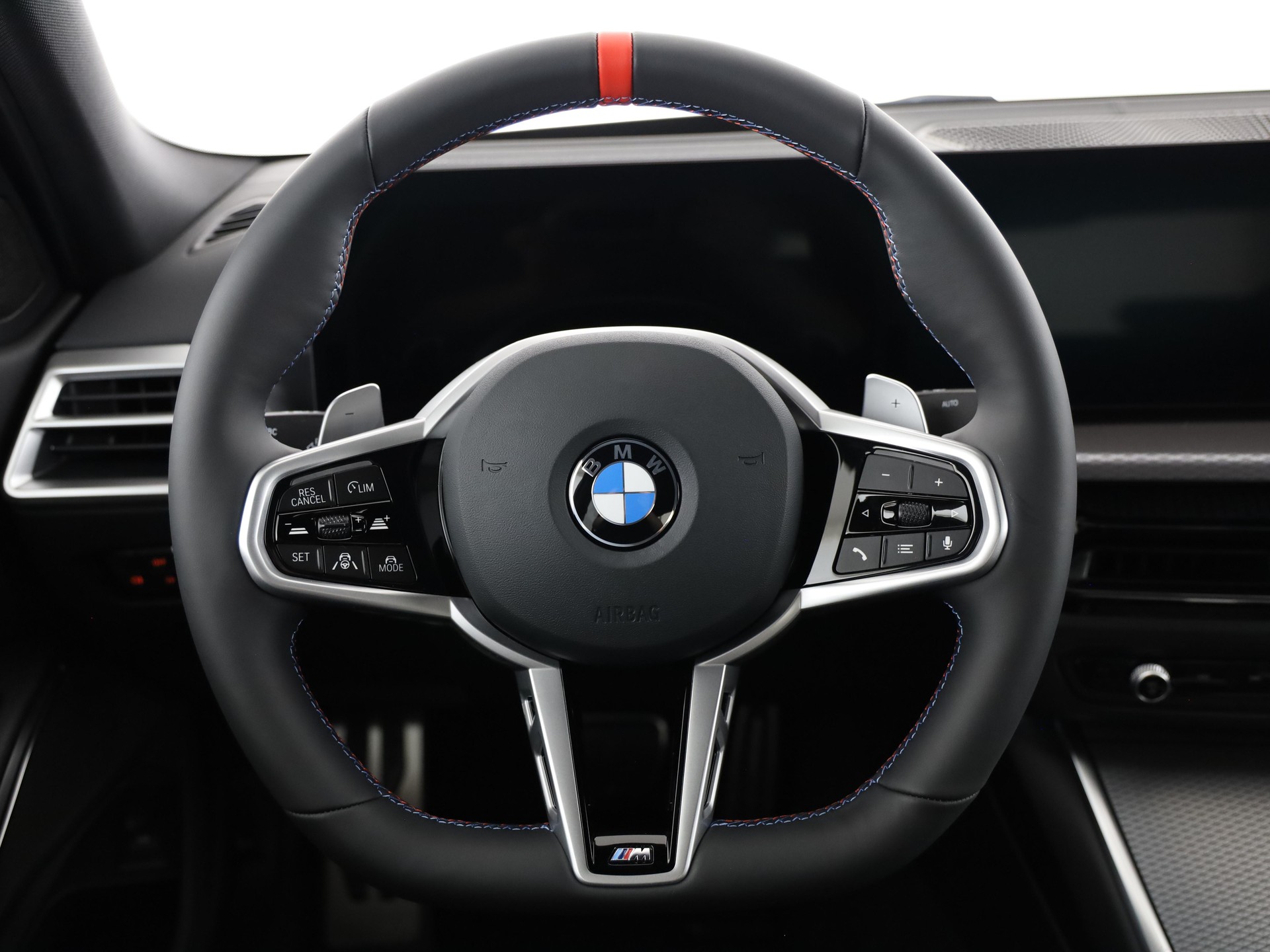 BMW M340d xDrive-image-17