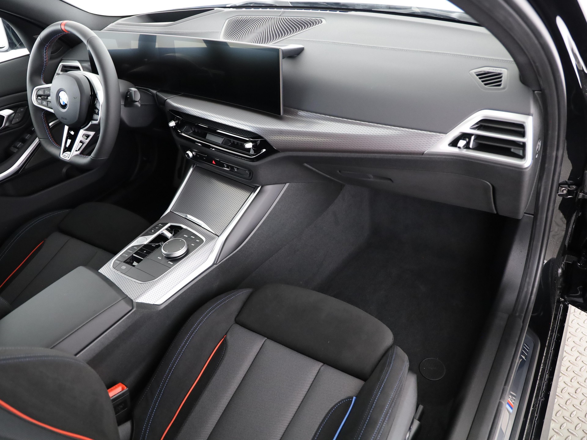 BMW M340d xDrive-image-11