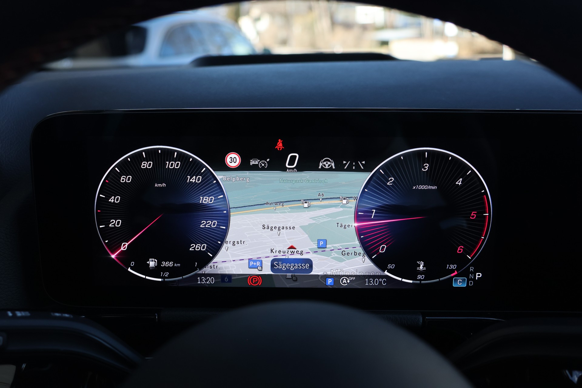 MERCEDES-BENZ GLA 220d 4Matic 8G-DCT-image-29
