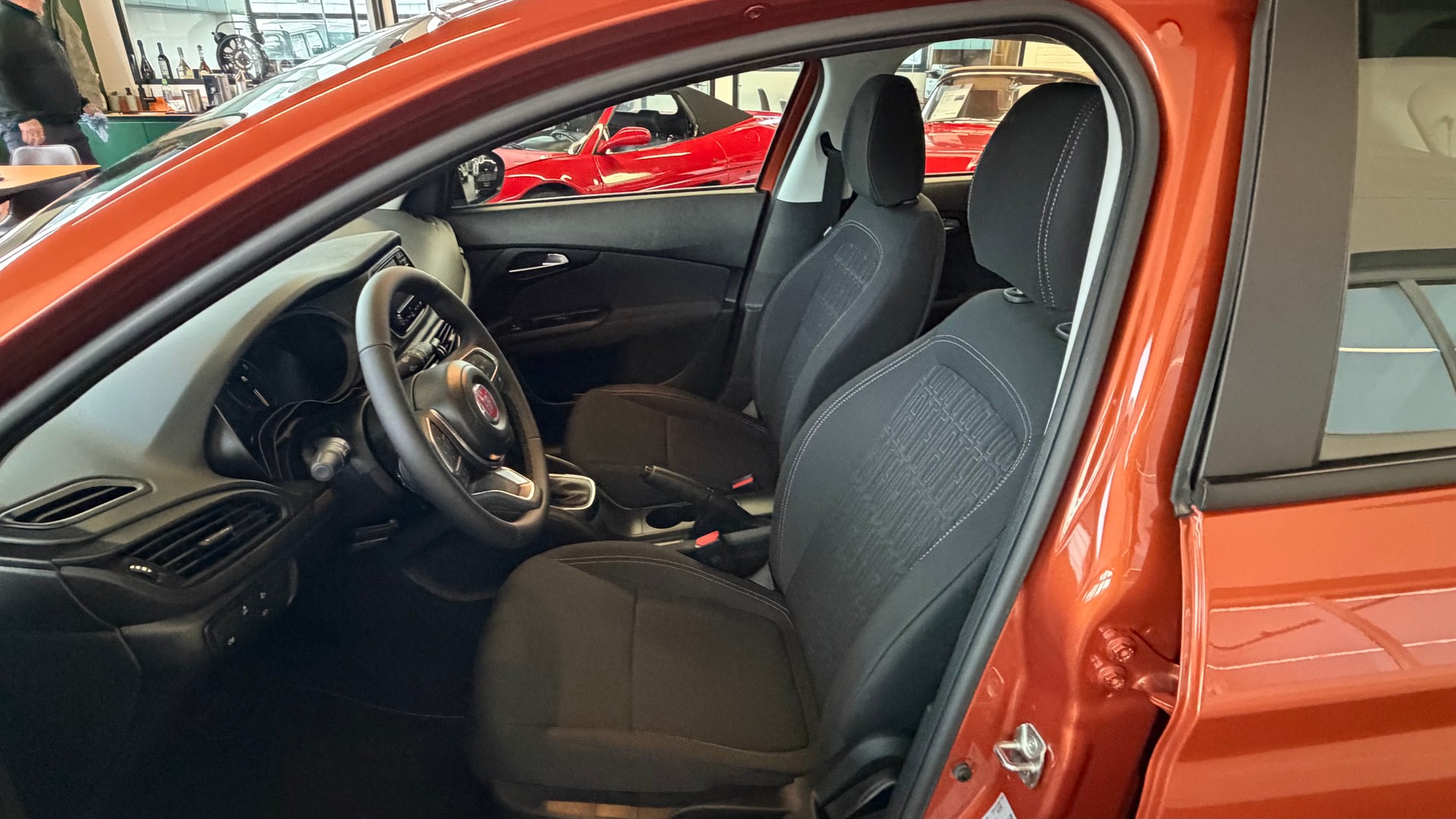 FIAT Tipo Hybrid 1.5 130 PS Cult * AUTOMAT * PDC HINTEN*-image-11