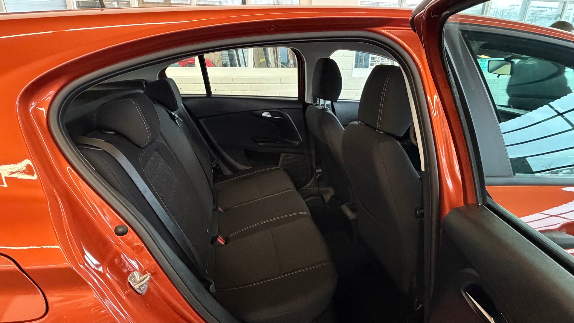 FIAT Tipo Hybrid 1.5 130 PS Cult * AUTOMAT * PDC HINTEN*-image-8