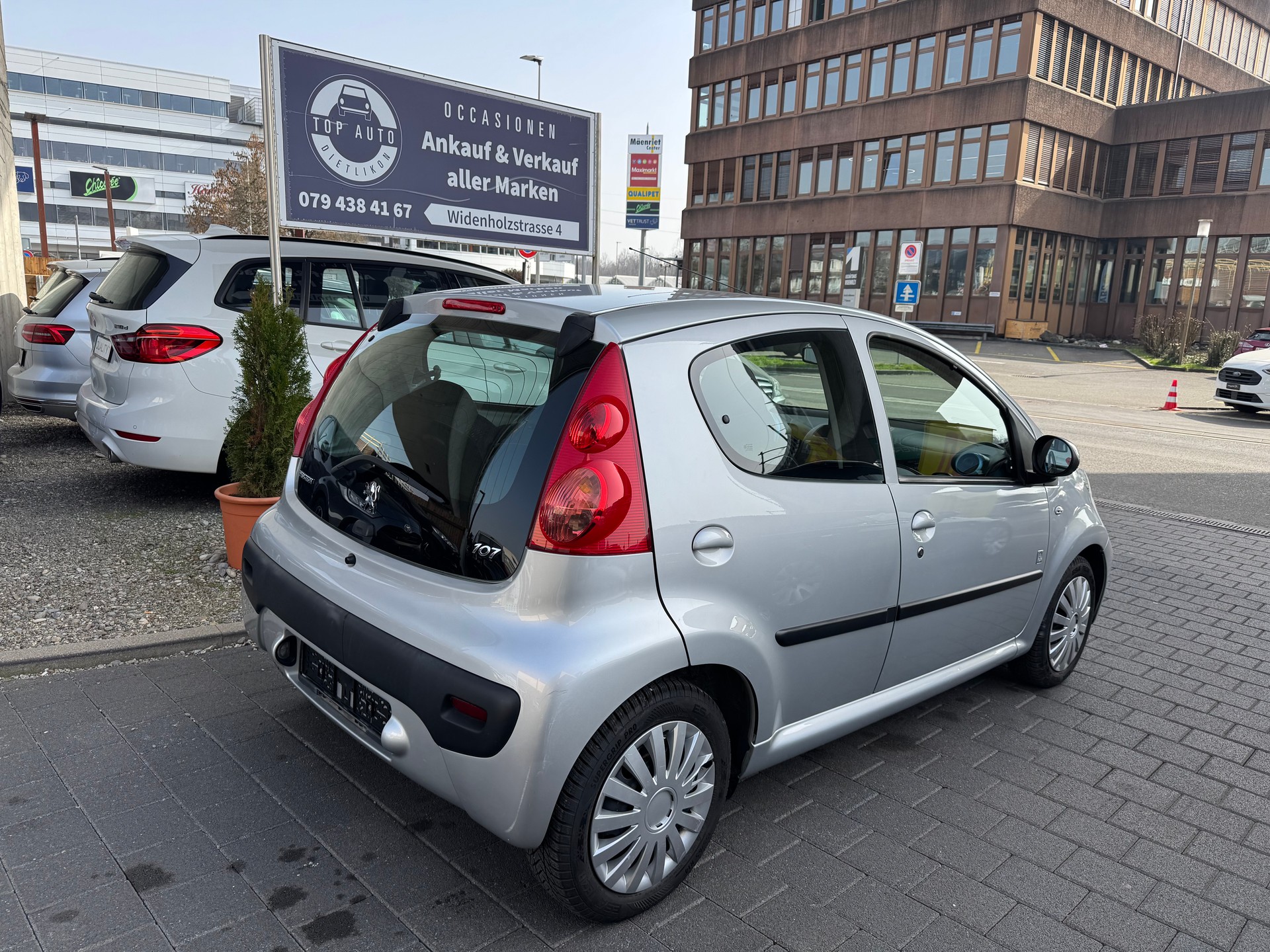 PEUGEOT 107 1.0 Swiss Edition-image-1