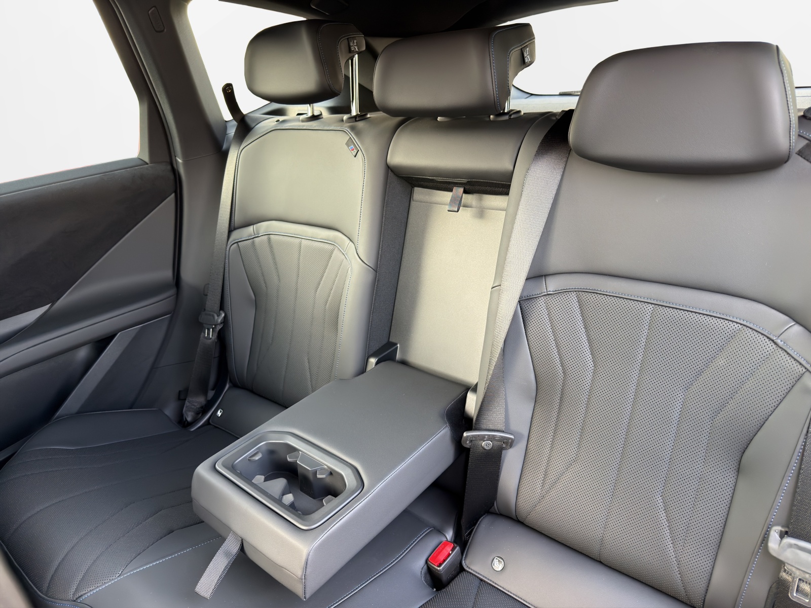 BMW iX3 50 xDrive M Sport-image-18