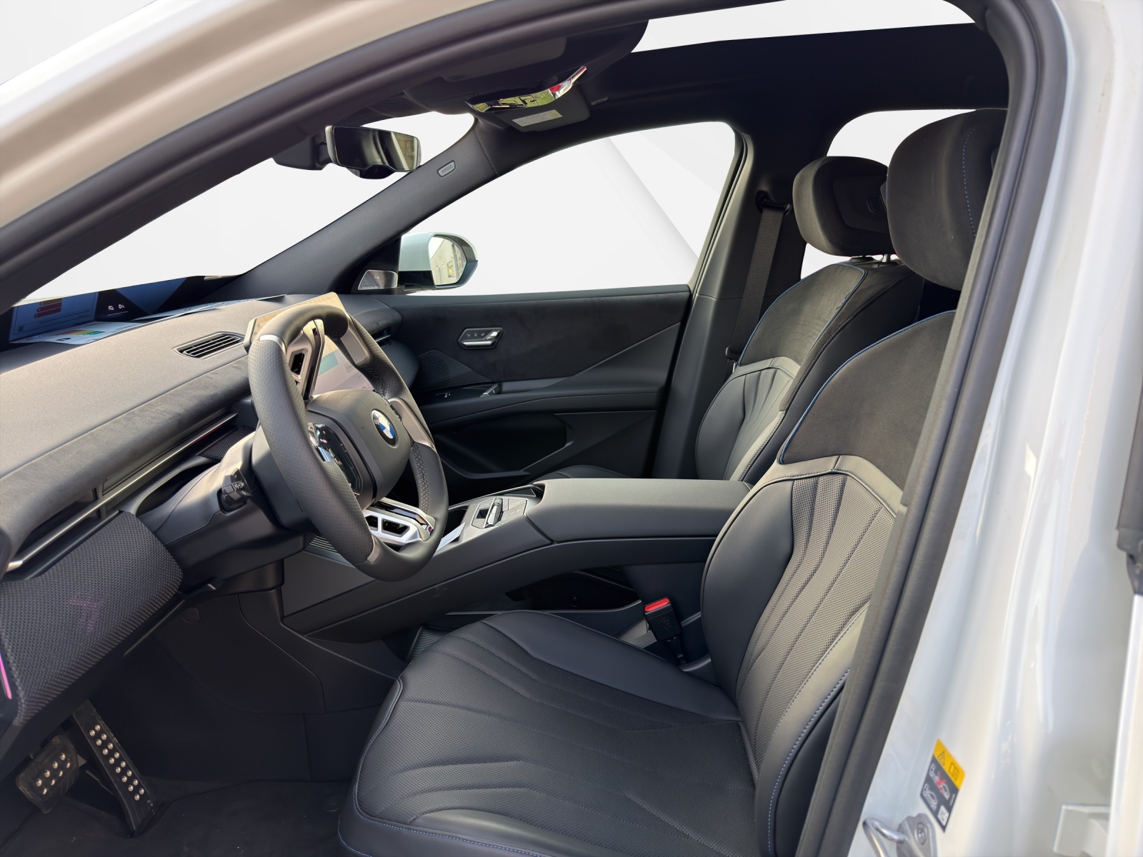 BMW iX3 50 xDrive M Sport-image-11