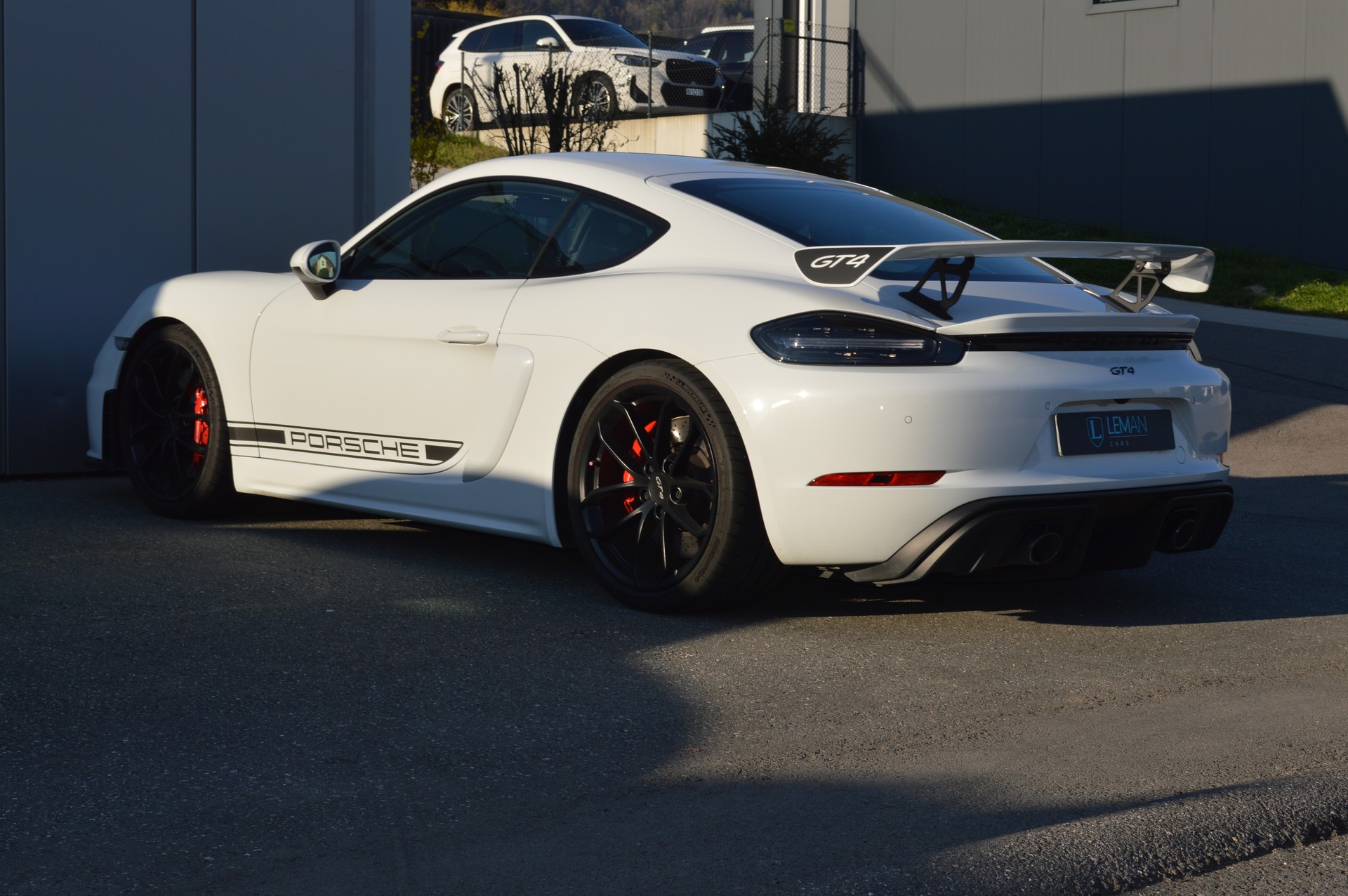 PORSCHE 718 Cayman GT4-image-6