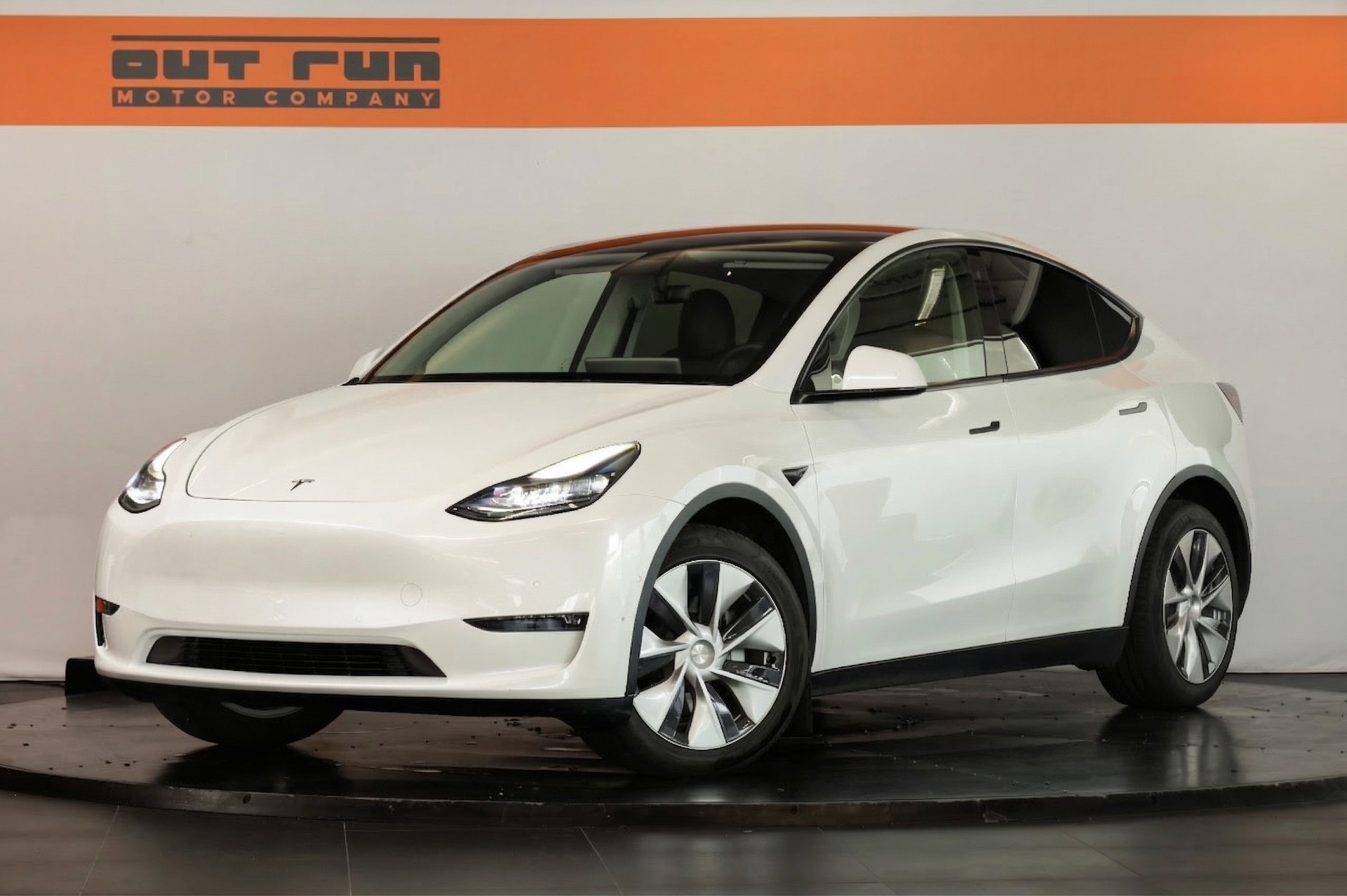 TESLA Model Y Long Range-image-0