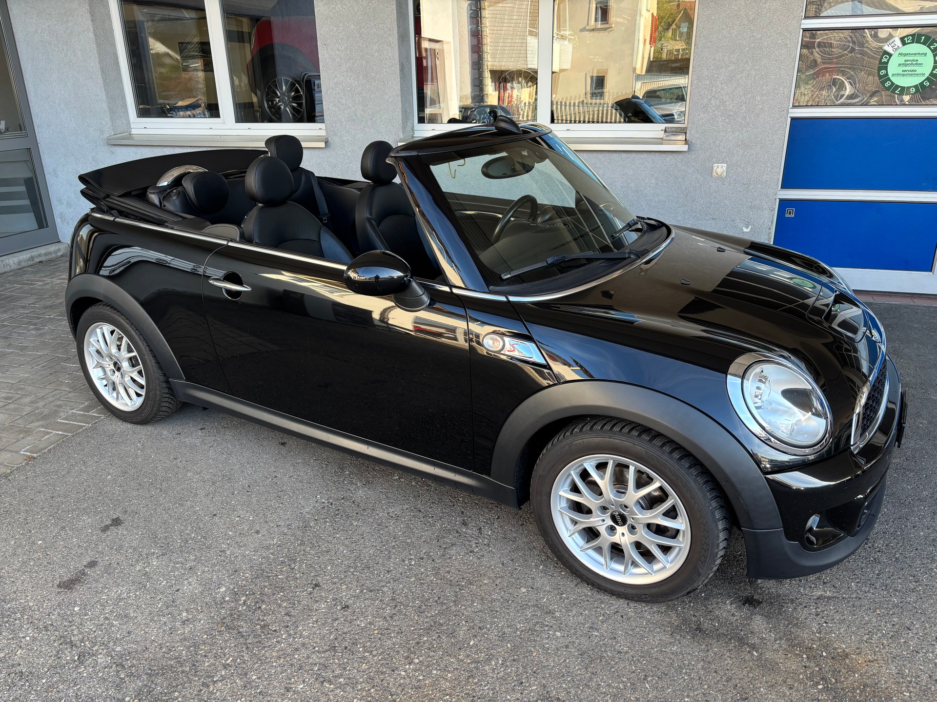 MINI Cooper S Cabriolet-image-4