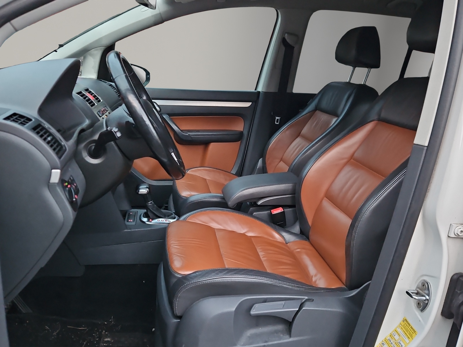 VW Touran 1.4 TSI Highline DSG-image-5