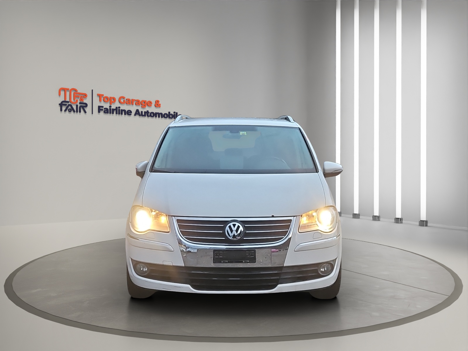 VW Touran 1.4 TSI Highline DSG-image-1