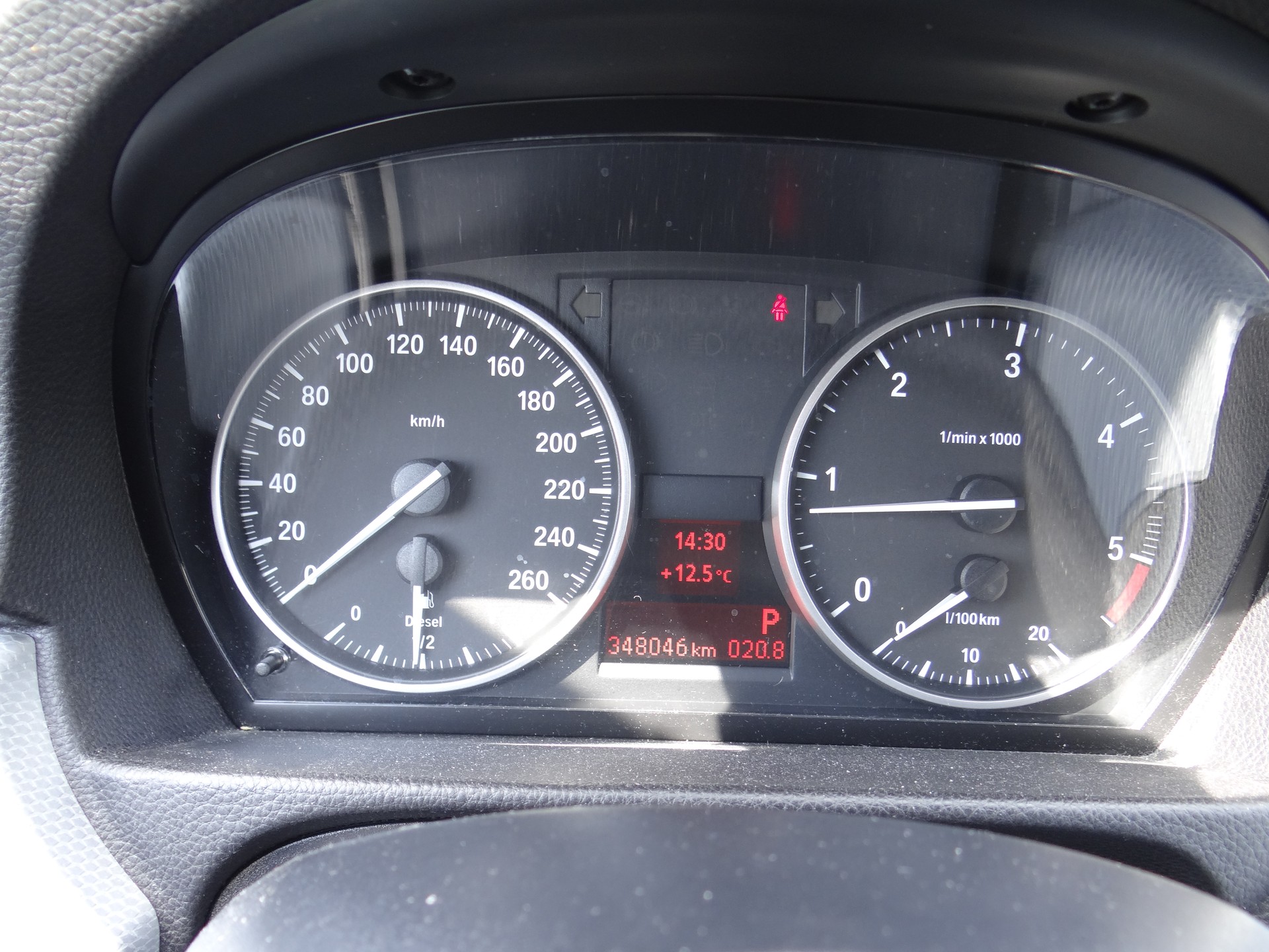 BMW 320d xDrive Touring Dynamic Edition Steptronic-image-7