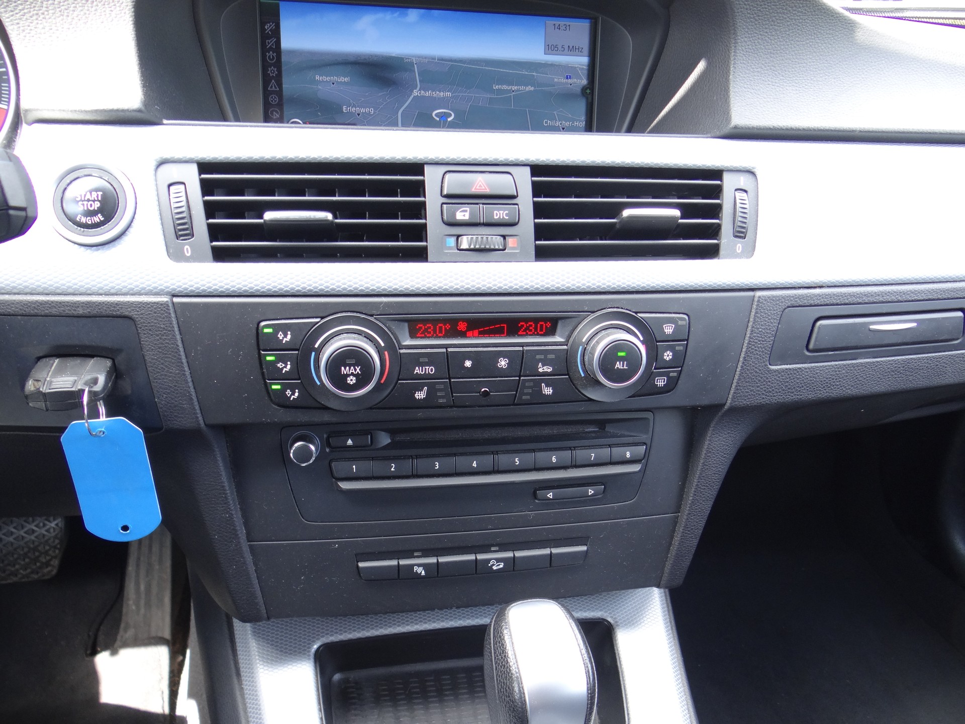 BMW 320d xDrive Touring Dynamic Edition Steptronic-image-9