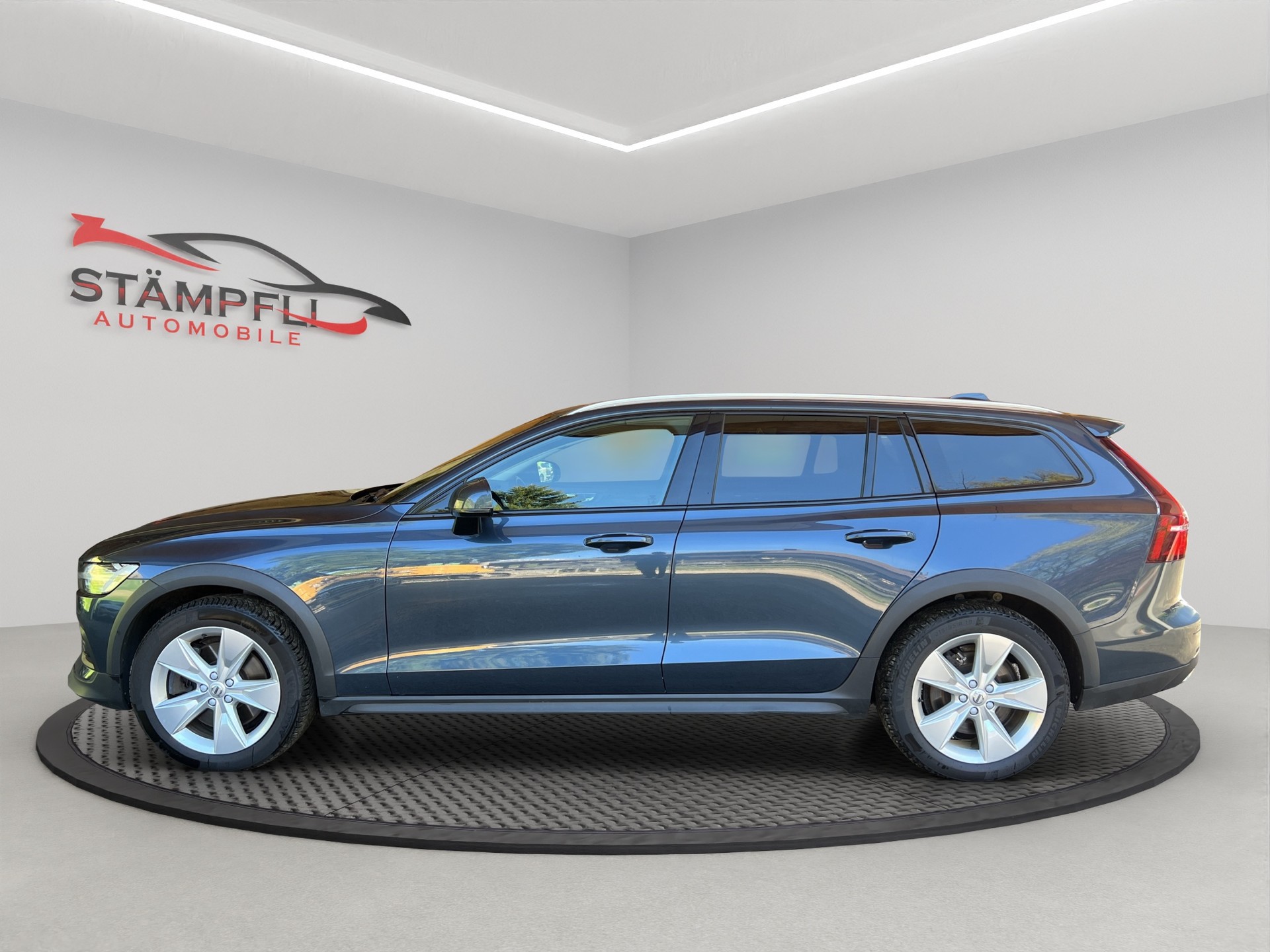 VOLVO V60 Cross Country D4 AWD Geartronic-image-1