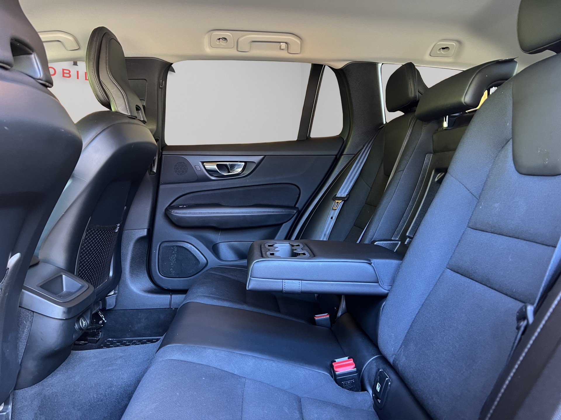 VOLVO V60 Cross Country D4 AWD Geartronic-image-5