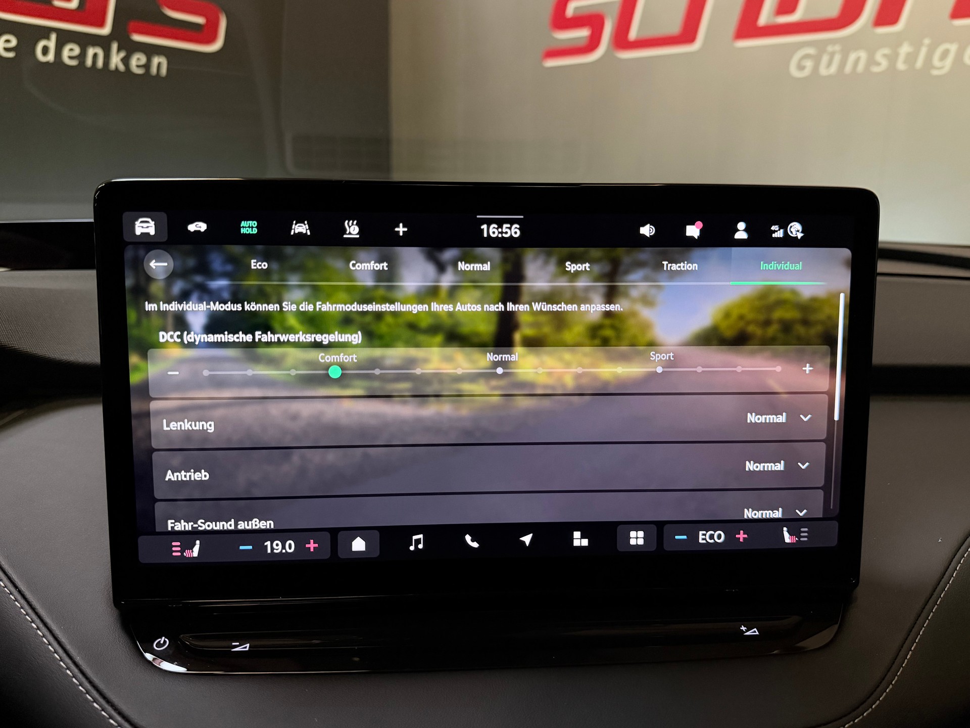 SKODA Enyaq 4x4 RS MAXX-image-28