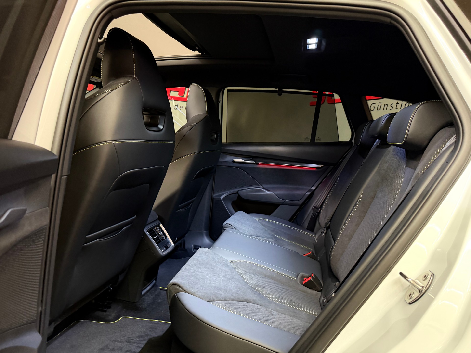 SKODA Enyaq 4x4 RS MAXX-image-34