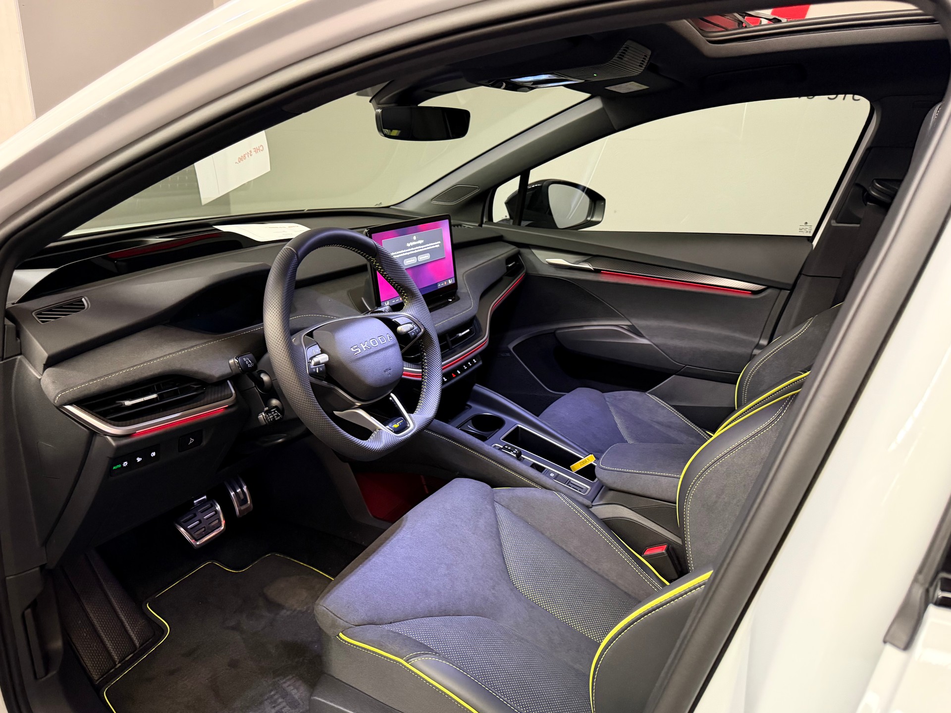 SKODA Enyaq 4x4 RS MAXX-image-33
