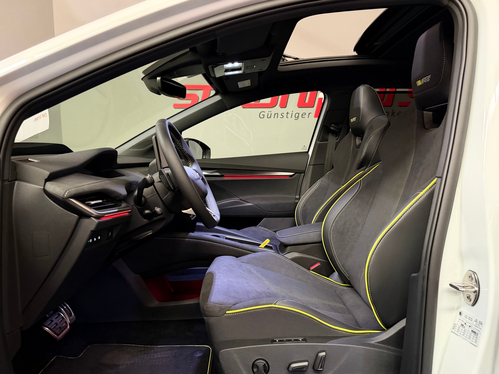 SKODA Enyaq 4x4 RS MAXX-image-31
