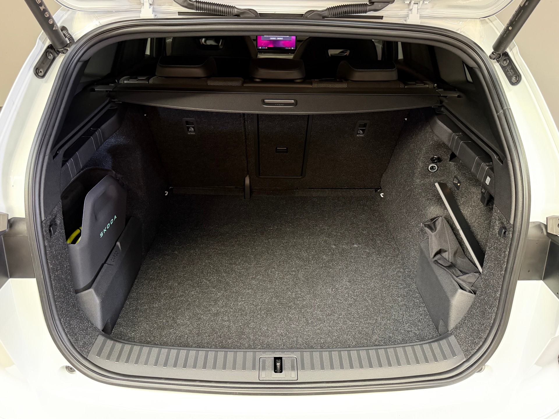 SKODA Enyaq 4x4 RS MAXX-image-37