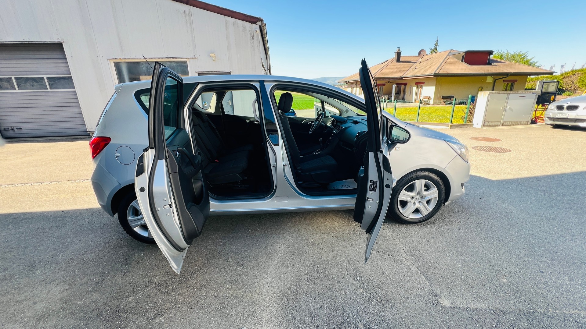 OPEL Meriva 1.4 Turbo Automatic-image-12
