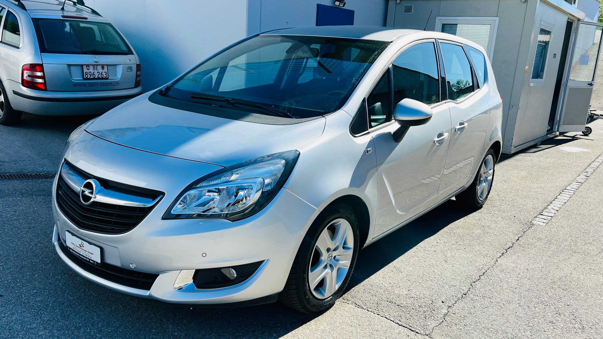 OPEL Meriva 1.4 Turbo Automatic-image-2