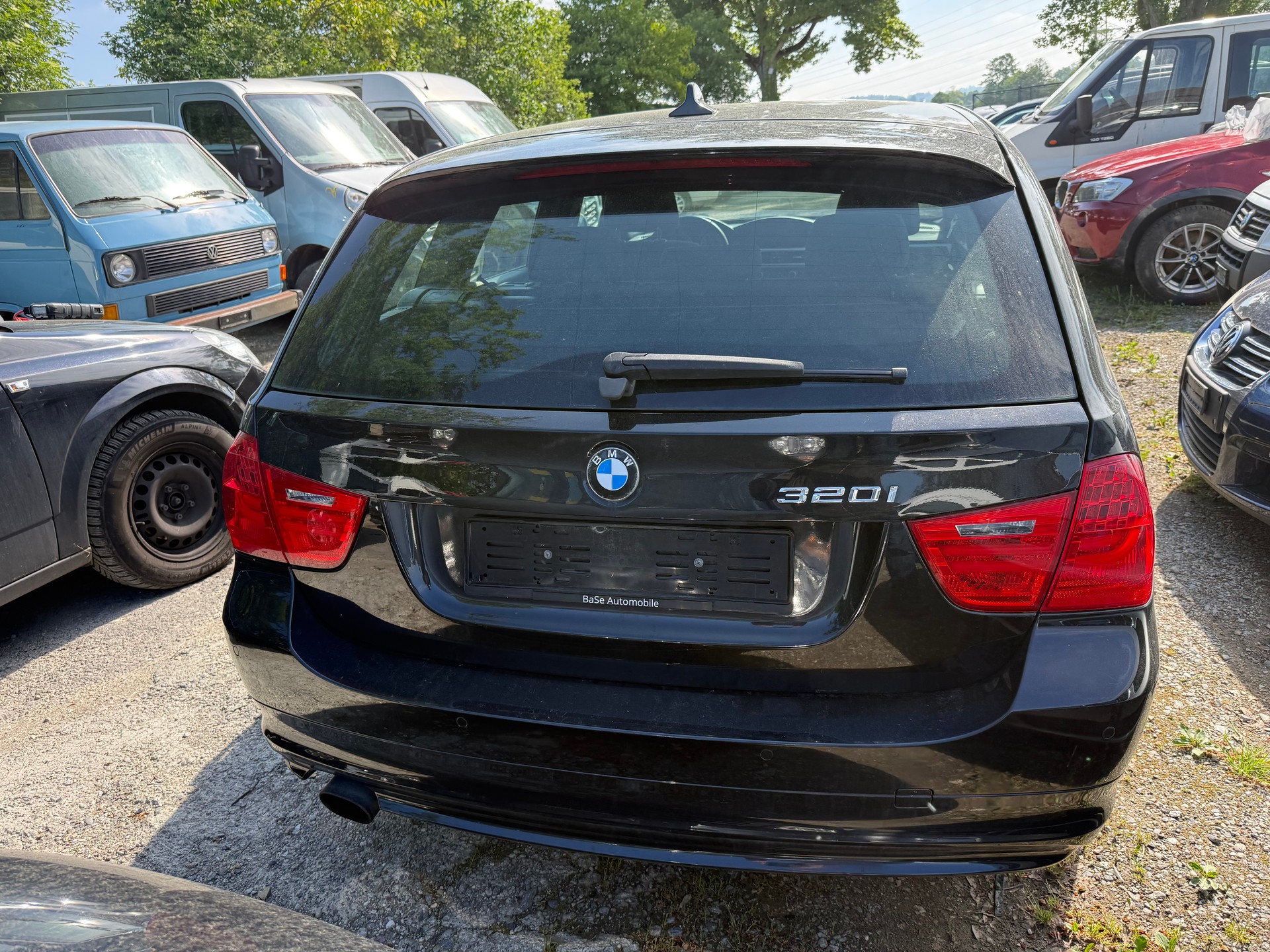 BMW 320i Touring-image-4